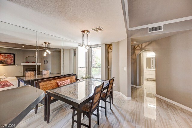 Building Photo - 2050 W Warm Springs Rd