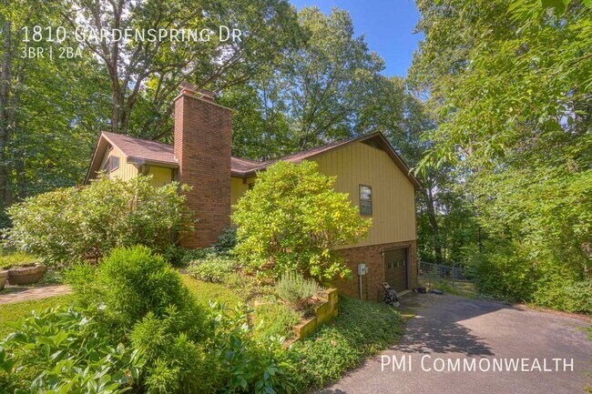 Building Photo - 3 Bed / 2 Bath Single Family (Available 7/...