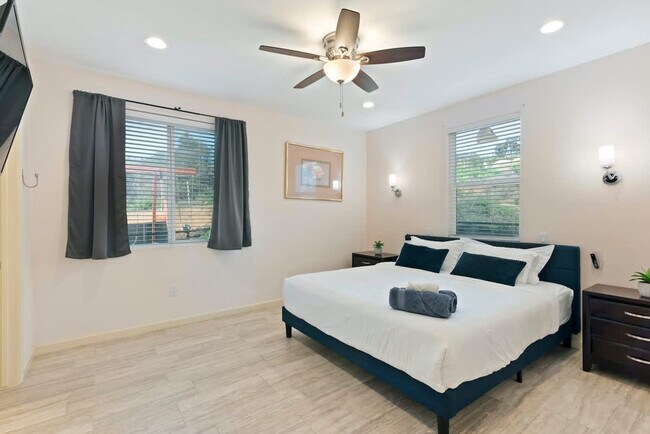 Building Photo - 17055 Rock Rd