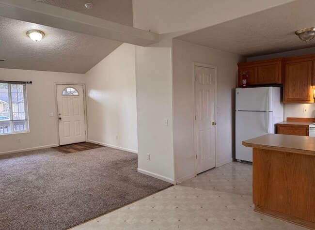 Building Photo - 655 Arthur Ave