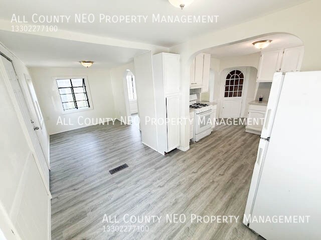 Building Photo - 897 McKinley Ave