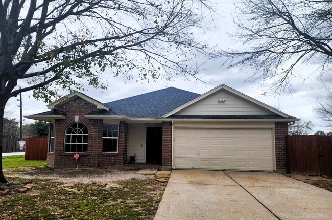 Primary Photo - 6923 Creek Village Dr