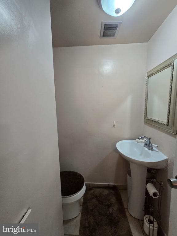 Building Photo - 647 Artwood Dr
