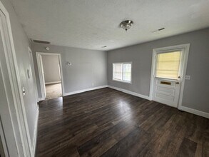 Building Photo - One Level Home with Fence