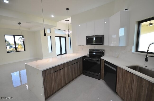 Building Photo - 2416 Diplomat Pkwy W