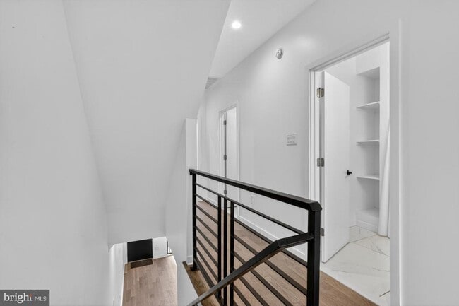 Building Photo - 3336 Salmon St