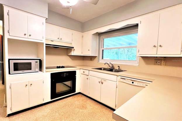 Building Photo - 1001 Brookside Dr