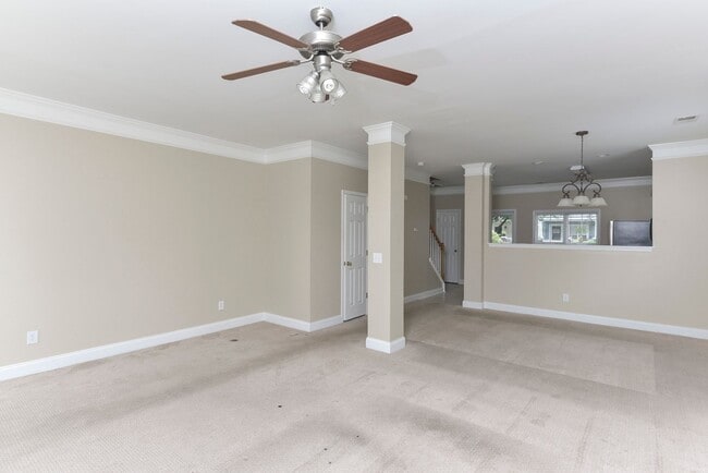 Building Photo - 2 Bedroom, 2.5 Bath in Hampton Forest- Mov...