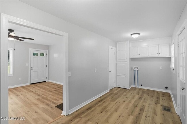 Building Photo - 324 Court St