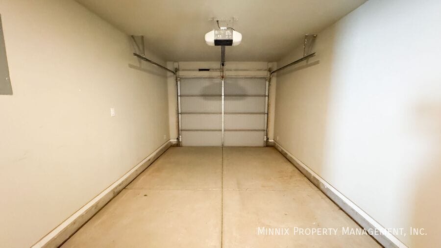 Building Photo - 2101 N Jayton Ave