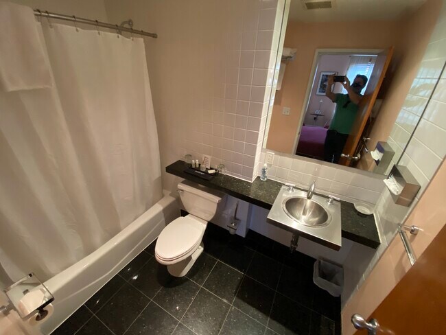 Building Photo - 116 W Newton St