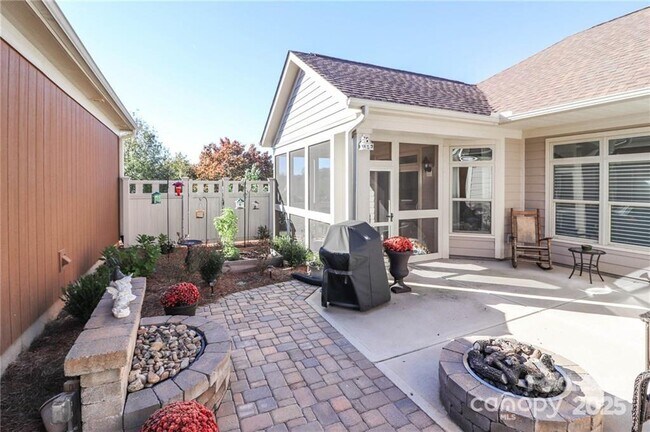 Building Photo - 115 Brawley Point Cir