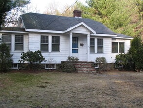 Building Photo - 994 Main St