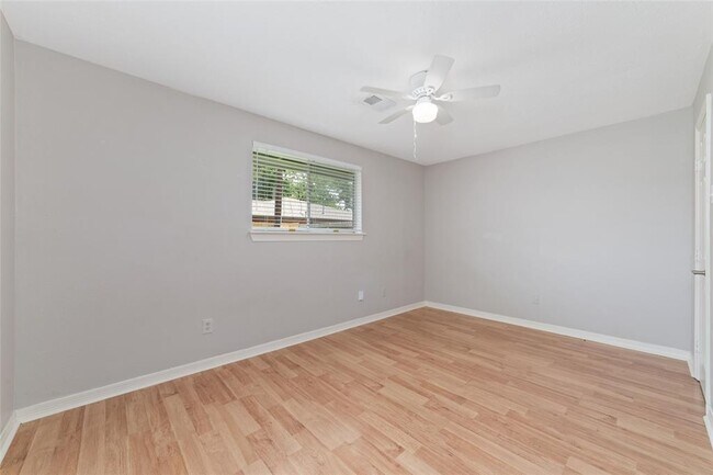 Building Photo - 4118 Donna Lynn Dr