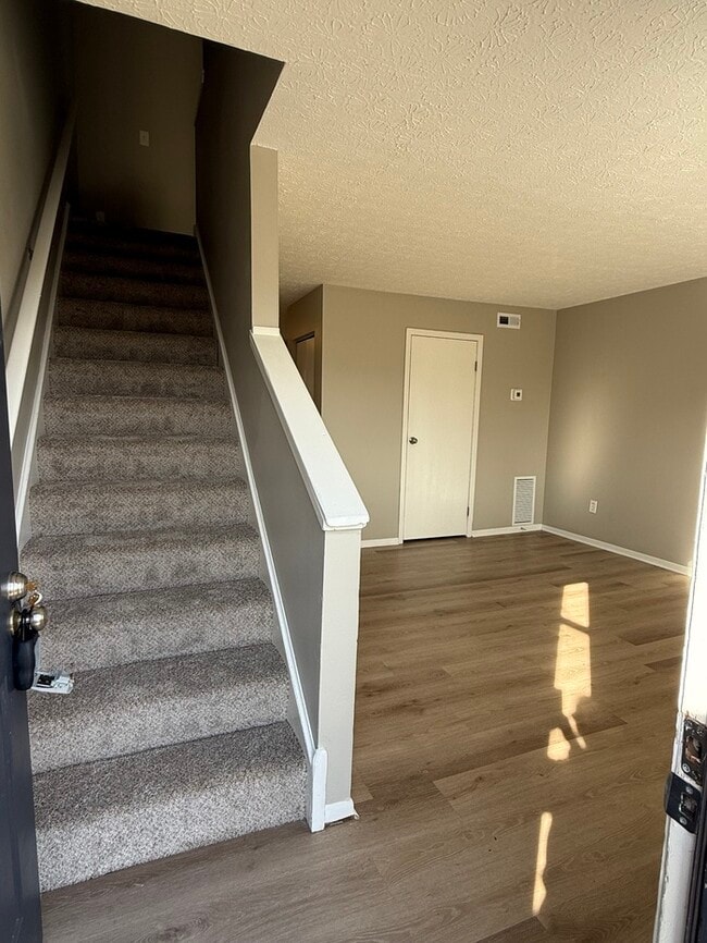 Building Photo - 2 bedroom townhome in Dublin Schools