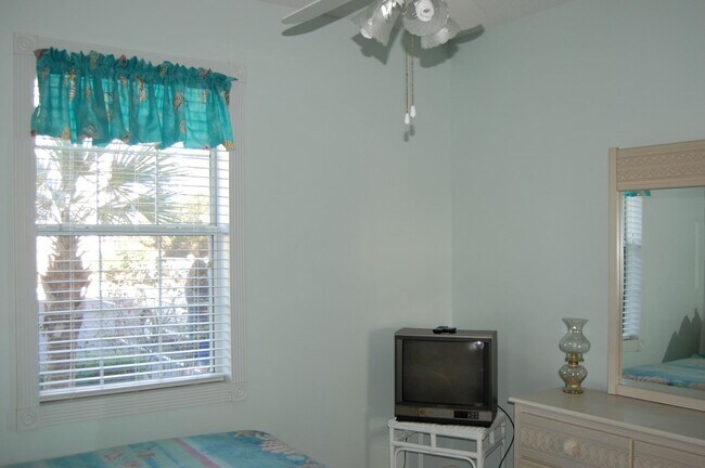 Building Photo - 4231 Hibiscus Dr
