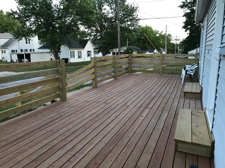 12x36 Shared Deck - 211 N Lincoln St