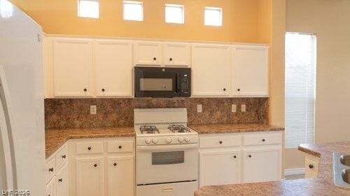 Building Photo - 9205 Guggenheim Ct