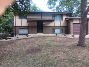 Building Photo - 460 S Owens St