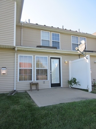 Building Photo - 8031 N Lawn Ave