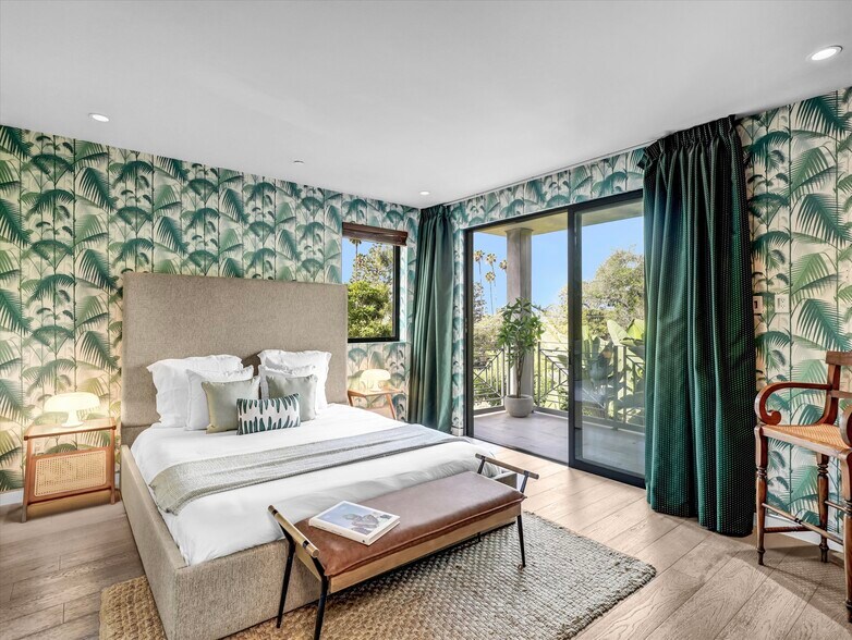 Building Photo - 1724 N Sierra Bonita Ave