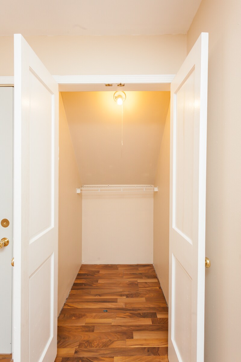 Building Photo - 2459 N Ashland Ave