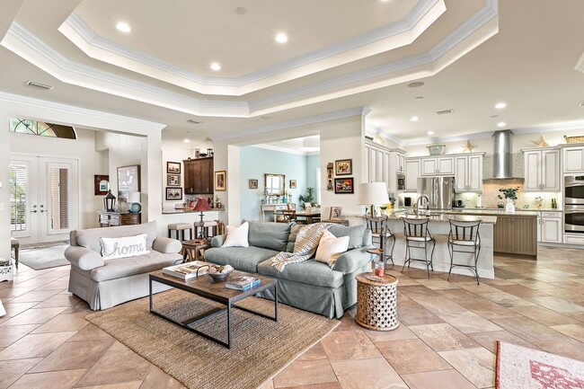 Building Photo - Furnished 3 Bedroom Luxurious Single Famil...