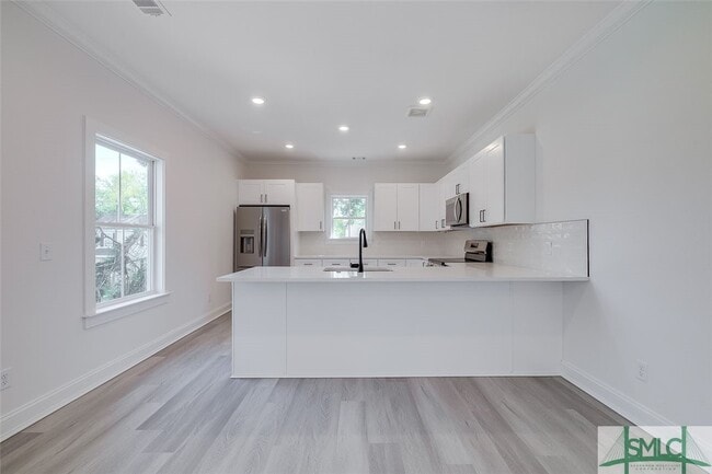 Building Photo - 1615 Le Grand St