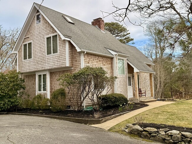 Building Photo - 11 High Meadow Ln