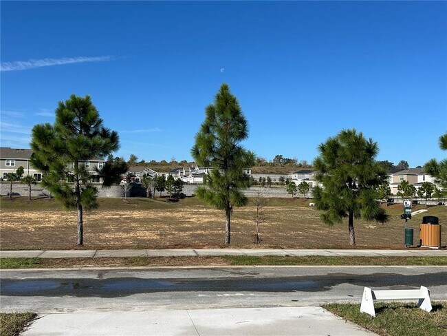 Building Photo - 718 Overpool Ave