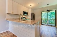 Building Photo - 522 S Kerr Ave