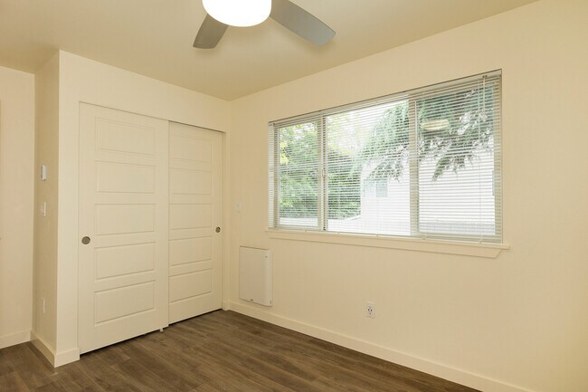 Building Photo - 2237 NW 59th-5