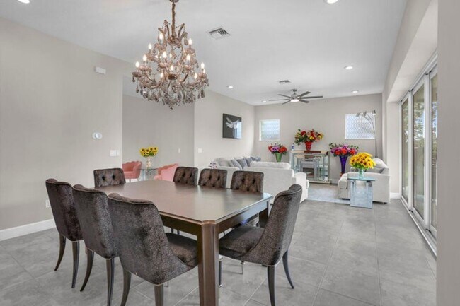 Building Photo - 15866 Orchard Dr