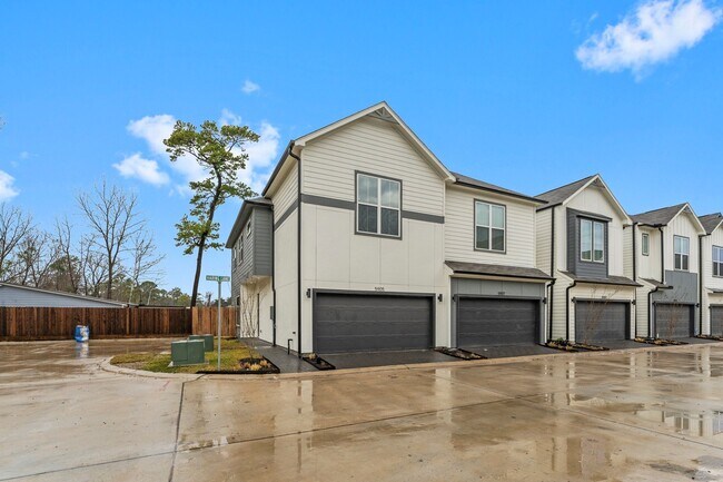 Building Photo - 5905 Haring Ln