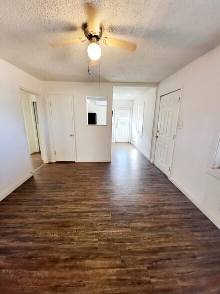 Building Photo - 1504 Sycamore St