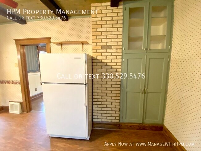 Building Photo - 837 Parkview St NE