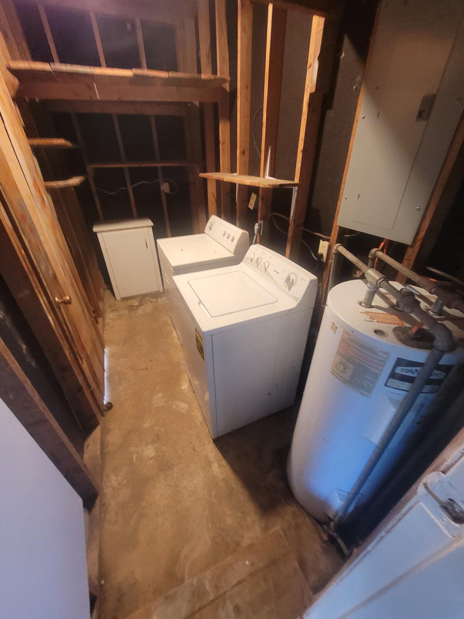 Building Photo - 2201 Windcrest Dr