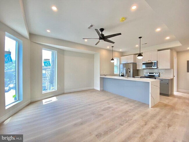 Building Photo - 6100 Ridge Ave