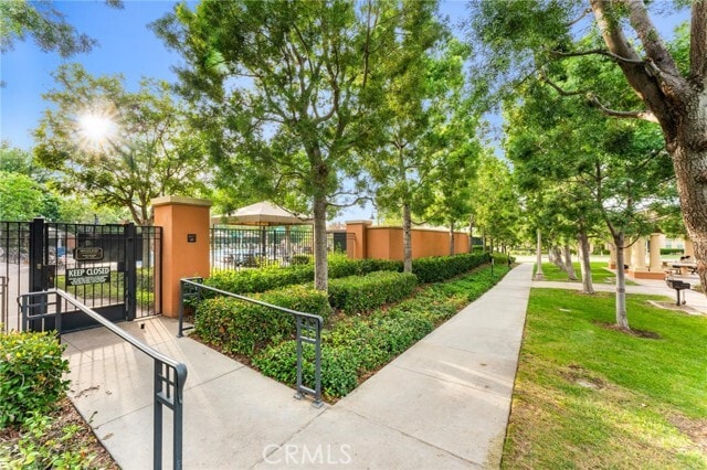 Building Photo - 64 Full Moon