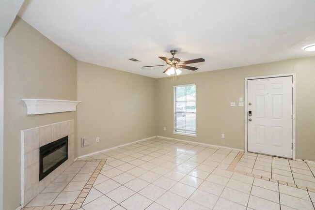 Building Photo - 8815 Roaring Point Dr
