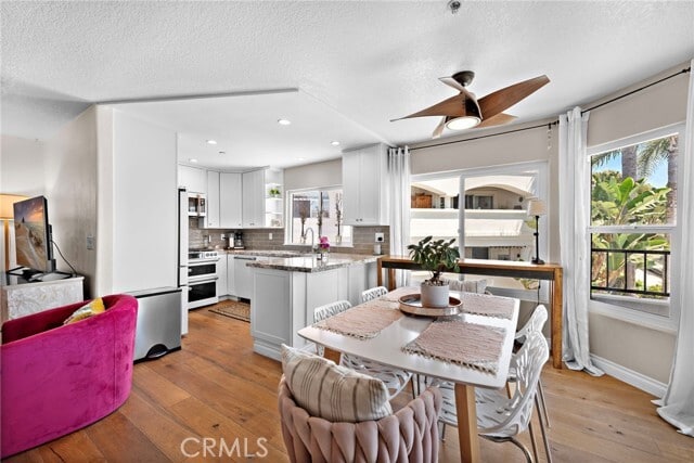 Building Photo - 210 Avenida Montalvo