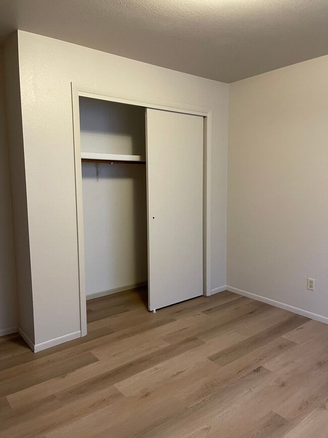 Building Photo - 340 Barrett Ave