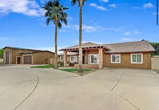 Building Photo - 8149 W Daley Ln