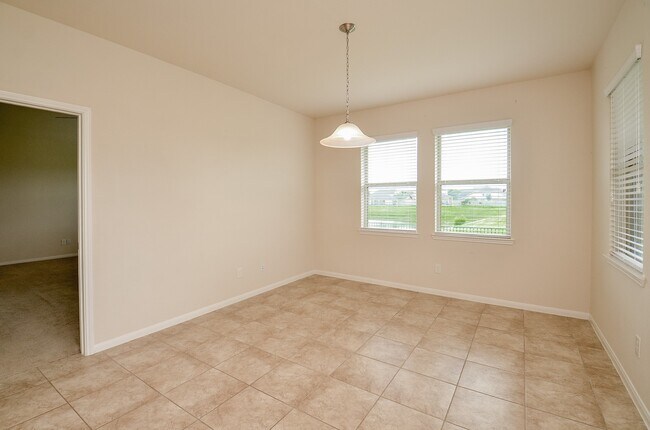 Building Photo - 2227 Leonetti Ln