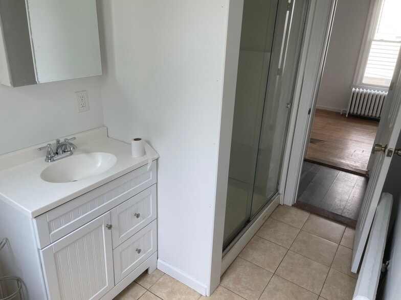 Building Photo - 211 Ontario St