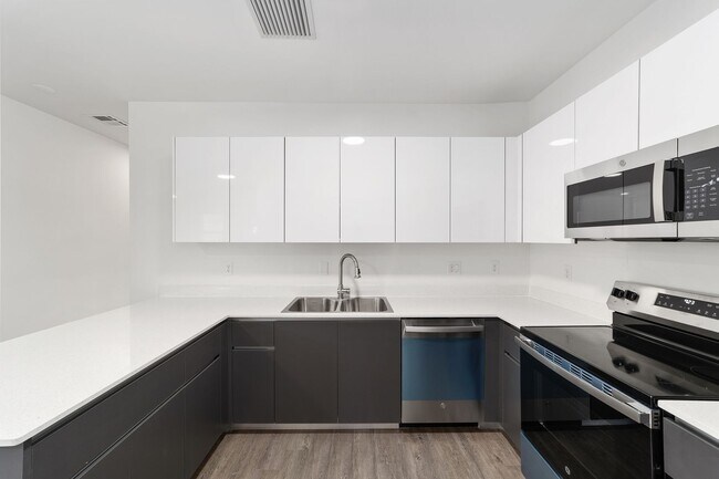 Building Photo - Eagle Trace 1591 #8