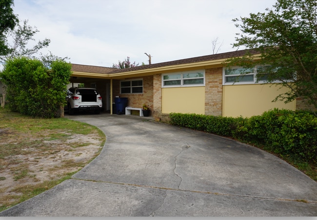 Building Photo - 1011 Cornell Dr