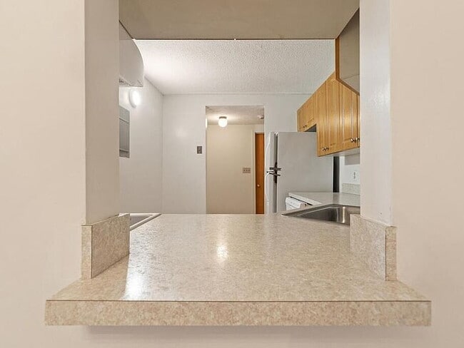 Building Photo - 100 High St