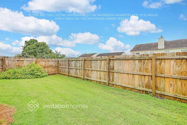 Building Photo - 805 City Park Dr