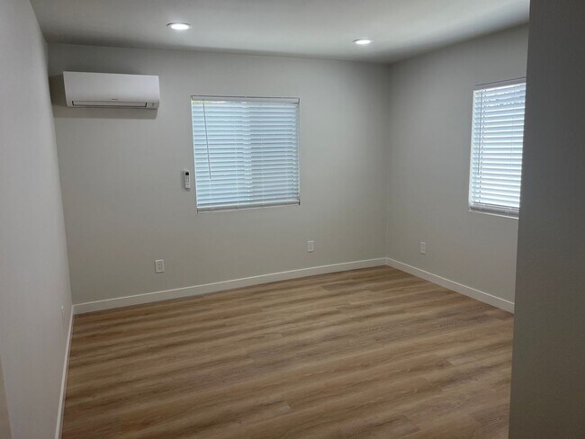 Building Photo - Brand New Detached 3 Bed/2 Bath Home-Central AC +In-Unit Laundry-Riverside